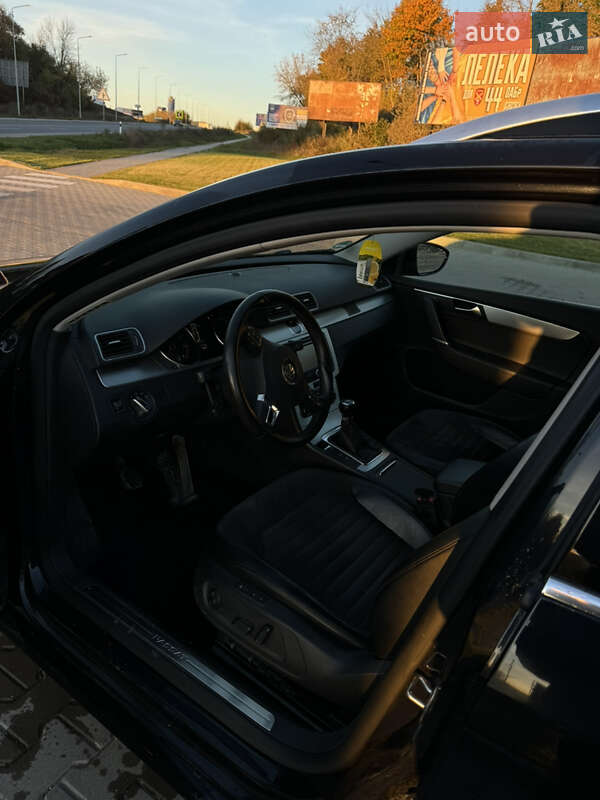 Універсал Volkswagen Passat 2011 в Тернополі