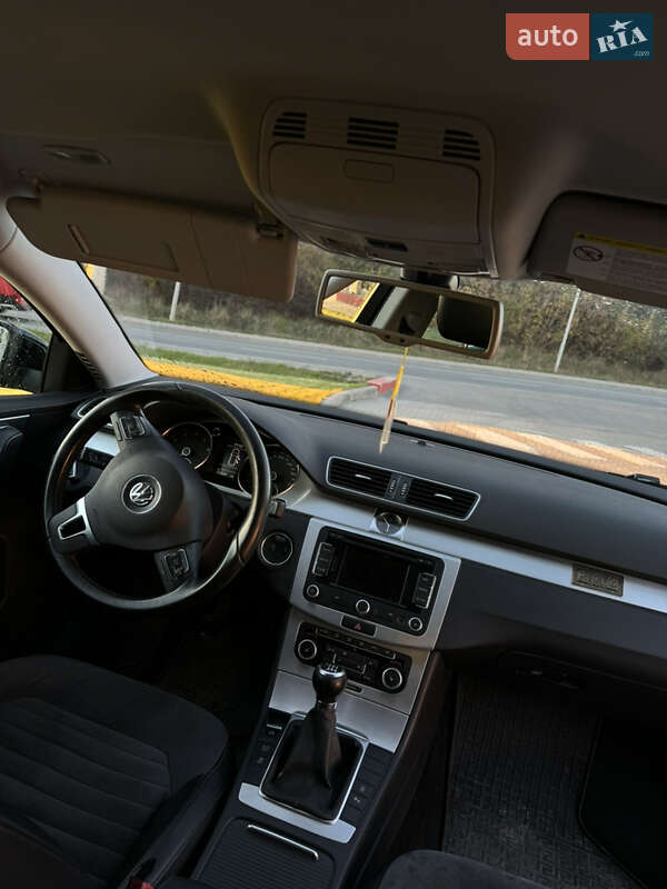 Універсал Volkswagen Passat 2011 в Тернополі