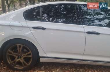 Седан Volkswagen Passat 2015 в 