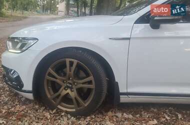 Седан Volkswagen Passat 2015 в 