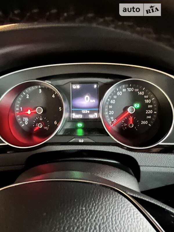 Седан Volkswagen Passat 2016 в Гадяче