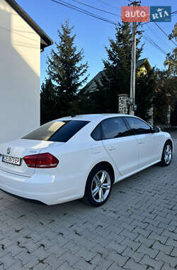 Седан Volkswagen Passat 2014 в Черновцах