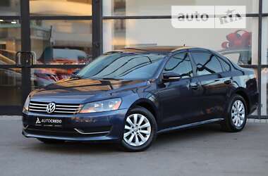 Седан Volkswagen Passat 2013 в Харькове