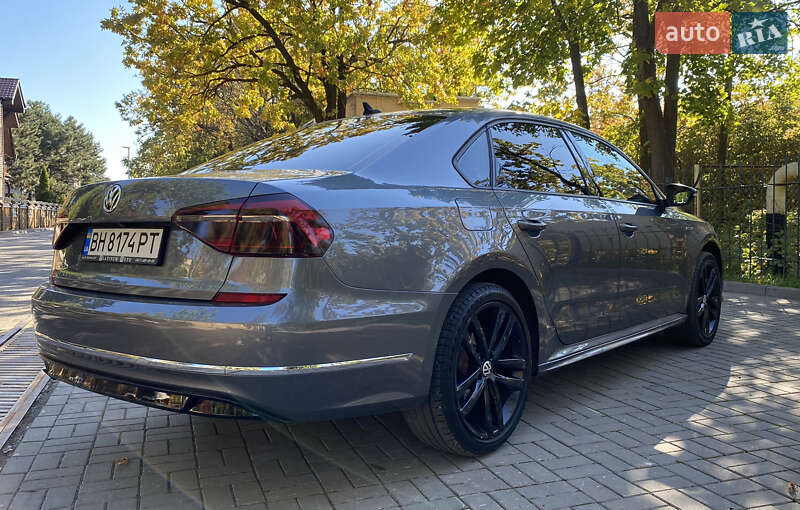 Седан Volkswagen Passat 2018 в Одессе