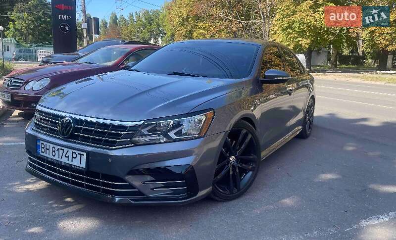 Седан Volkswagen Passat 2018 в Одессе