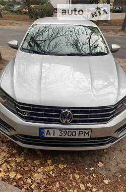 Седан Volkswagen Passat 2017 в Києві