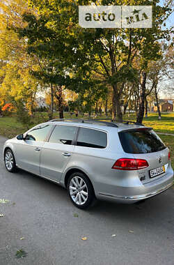 Универсал Volkswagen Passat 2012 в Стрые