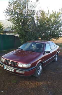 Седан Volkswagen Passat 1994 в Чигирину