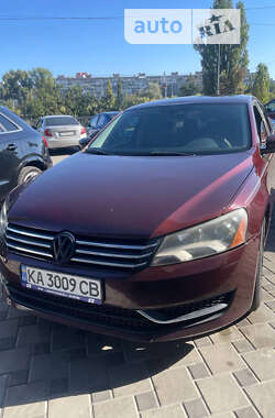 Седан Volkswagen Passat 2012 в Києві