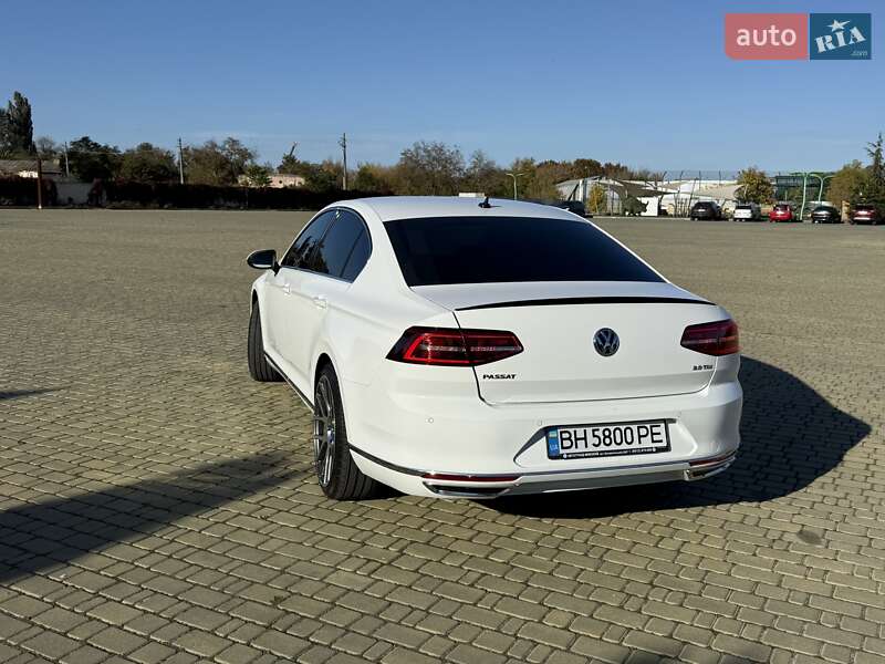 Седан Volkswagen Passat 2016 в Одессе