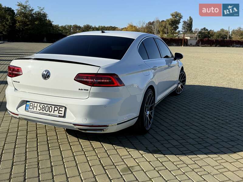 Седан Volkswagen Passat 2016 в Одессе