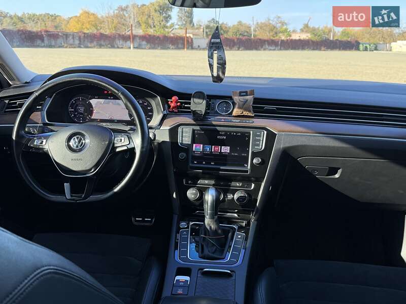 Седан Volkswagen Passat 2016 в Одессе