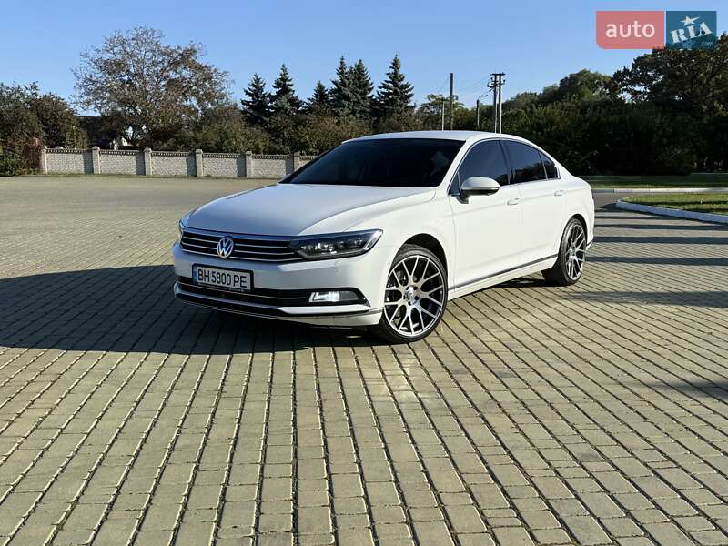 Седан Volkswagen Passat 2016 в Одессе