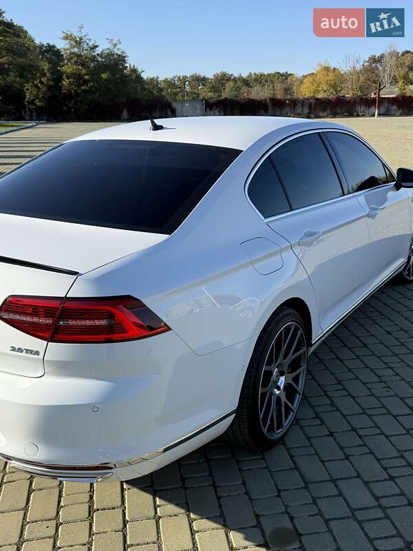 Седан Volkswagen Passat 2016 в Одессе