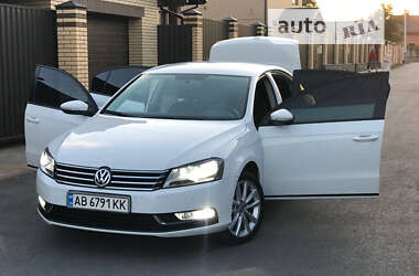 Седан Volkswagen Passat 2013 в Виннице