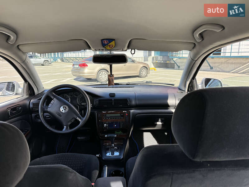 Седан Volkswagen Passat 2001 в Львові
