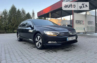 Універсал Volkswagen Passat 2016 в Львові