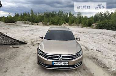 Седан Volkswagen Passat 2015 в Житомире