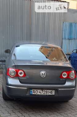 Седан Volkswagen Passat 2005 в Ужгороді