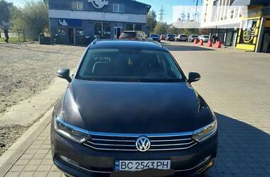 Універсал Volkswagen Passat 2017 в Львові