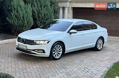 Седан Volkswagen Passat 2020 в Одессе