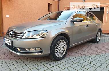 Седан Volkswagen Passat 2013 в Мукачево