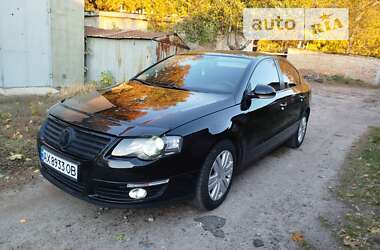 Седан Volkswagen Passat 2006 в Харкові