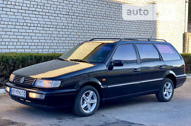 Універсал Volkswagen Passat 1995 в Харкові