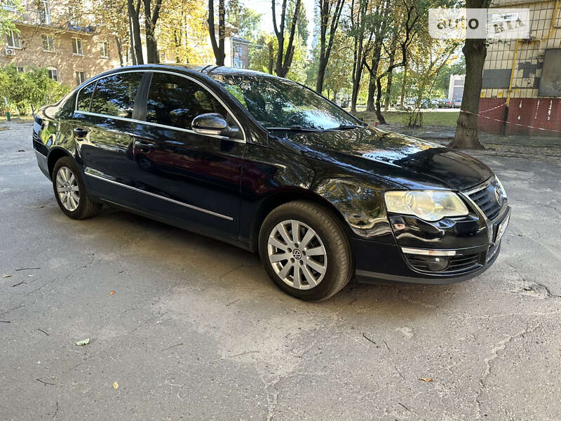 Седан Volkswagen Passat 2008 в Києві