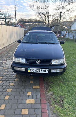 Седан Volkswagen Passat 1994 в Дрогобичі