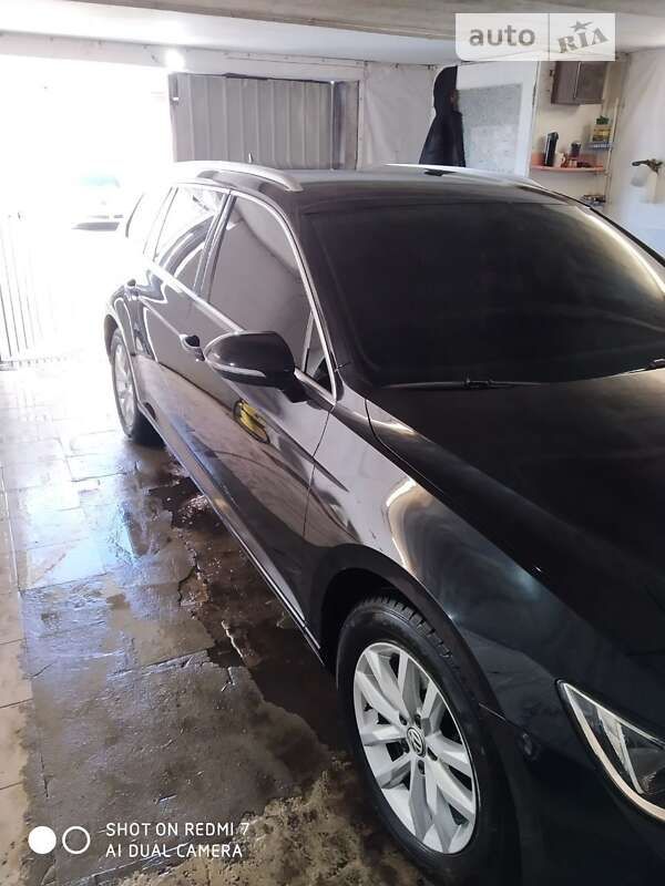 Универсал Volkswagen Passat 2015 в Бурыни