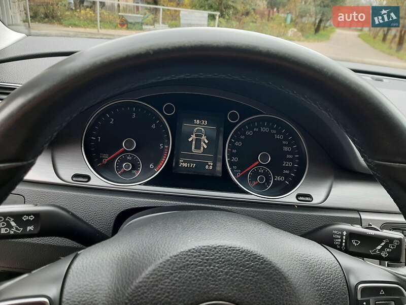 Универсал Volkswagen Passat 2012 в Ивано-Франковске