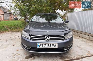 Універсал Volkswagen Passat 2012 в Івано-Франківську