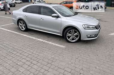 Седан Volkswagen Passat 2014 в Сиховому