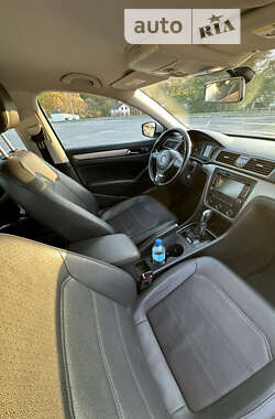 Седан Volkswagen Passat 2014 в 
