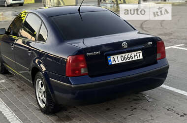 Седан Volkswagen Passat 1999 в Ирпене