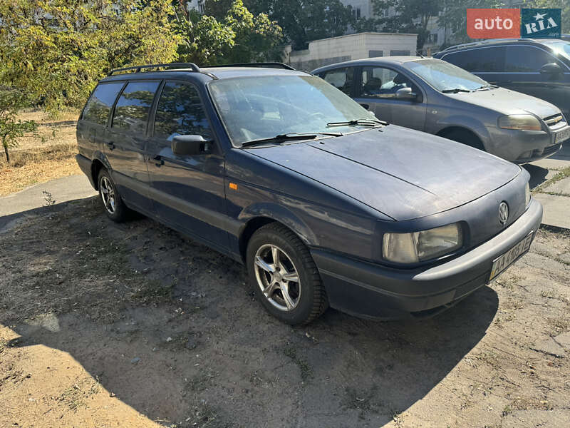 Универсал Volkswagen Passat 1992 в Киеве