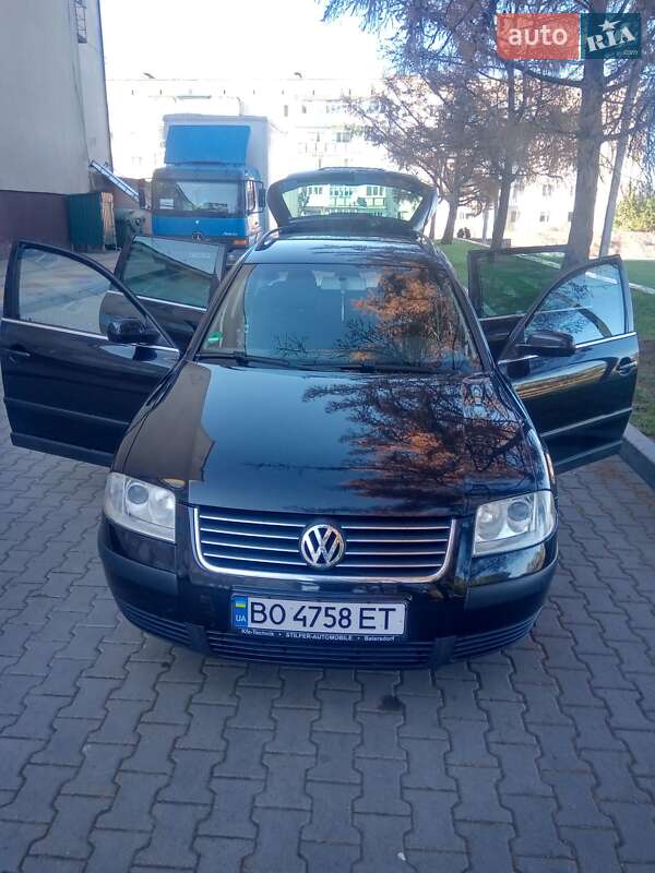 Універсал Volkswagen Passat 2003 в Звягелі