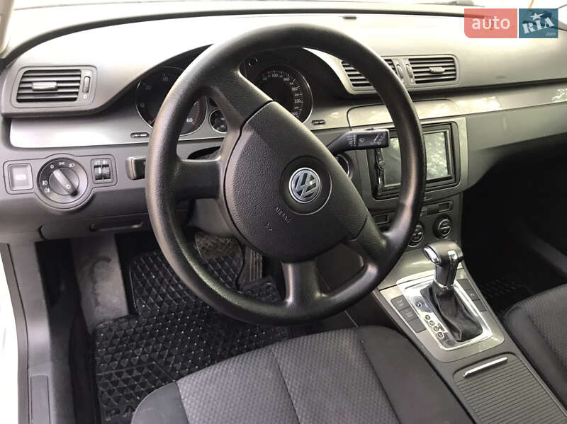 Універсал Volkswagen Passat 2008 в Луцьку