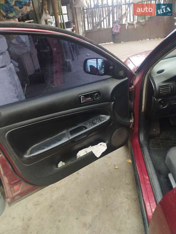 Универсал Volkswagen Passat 1998 в Арбузинке