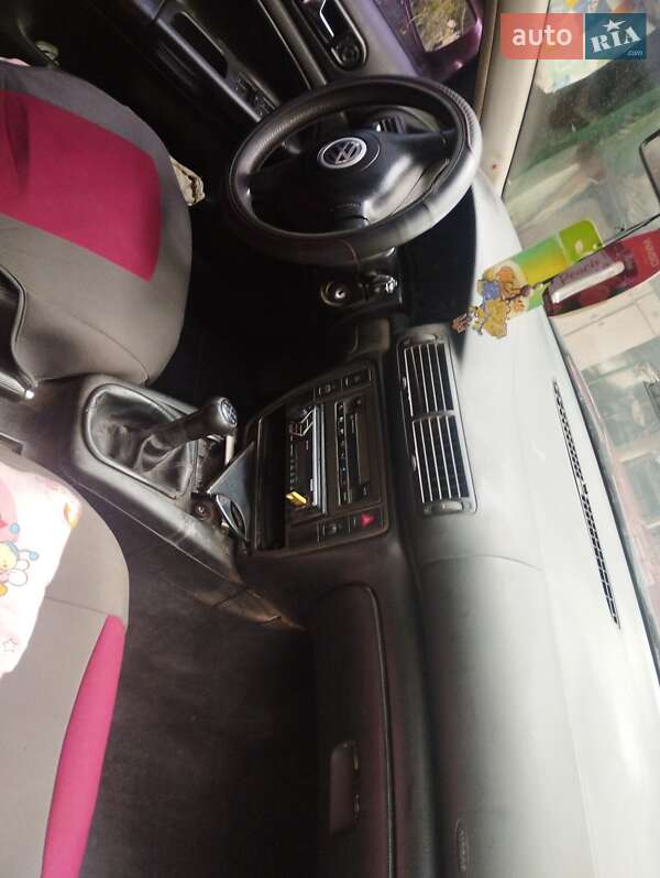 Универсал Volkswagen Passat 1998 в Арбузинке