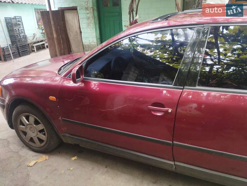 Универсал Volkswagen Passat 1998 в Арбузинке