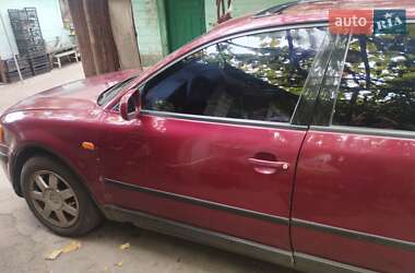 Универсал Volkswagen Passat 1998 в 