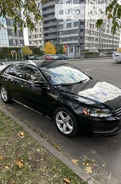 Седан Volkswagen Passat 2013 в Києві