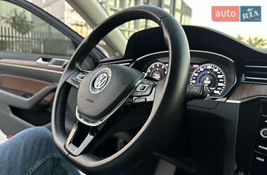 Седан Volkswagen Passat 2019 в Умани