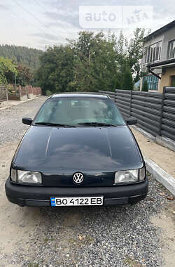 Седан Volkswagen Passat 1993 в Чорткові