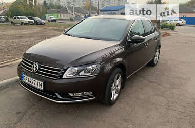 Седан Volkswagen Passat 2012 в Киеве