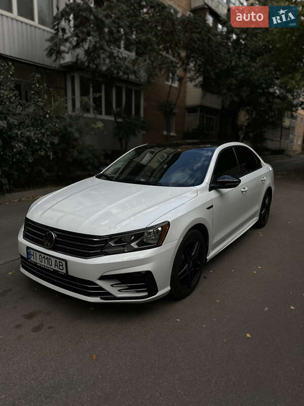 Седан Volkswagen Passat 2018 в Киеве