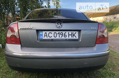 Седан Volkswagen Passat 2004 в Ровно