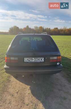 Універсал Volkswagen Passat 1991 в 